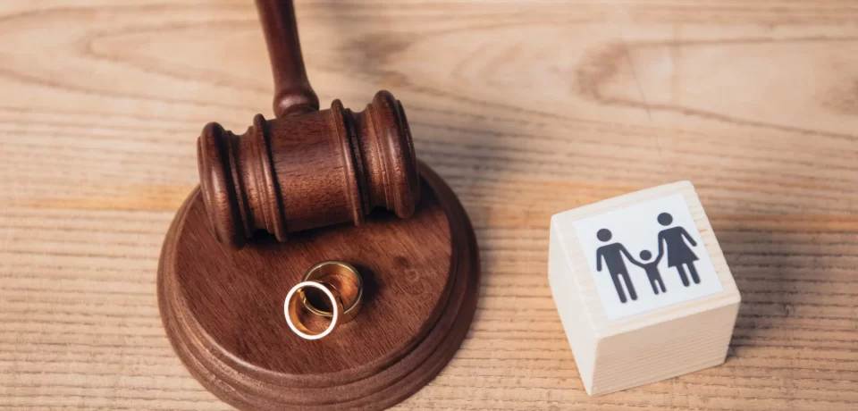 AVOCAT SPÉCIALISTE DU DIVORCE ENTOUREZVOUS D’UN SPÉCIALISTE !