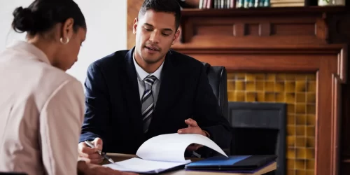 contract-signing-and-lawyer-consulting-a-client-i-2026-01-09-09-55-35-utc