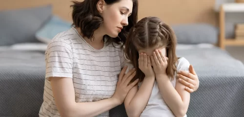 mother-is-feeling-sorry-for-a-crying-child-2026-01-05-23-37-19-utc